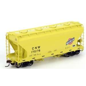   Athearn HO RTR ACF 2970 Covered Hopper, C&NW/Yel #175176: Toys & Games