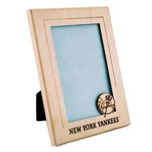   : New York Yankees 5x7 Vertical Wood Picture Frame: Sports & Outdoors