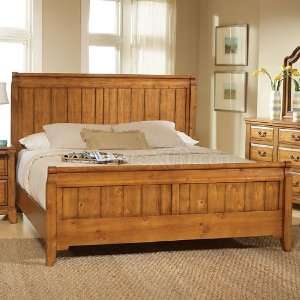  Heirlooms Heritage Panel Bed (King) by Broyhill: Kitchen & Dining