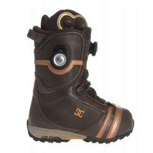  DC Mora Snowboard Boot   Womens: Sports & Outdoors