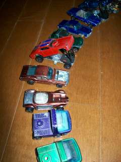 HOT WHEELS COLLECTION! RED LINES! 87 CARS! 21 BADGES! CASES INCLUDED 