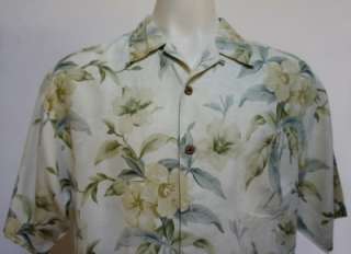 Up for Grab is a Very Nice TOMMY BAHAMA Relax Floral Hawaiian Artsy 