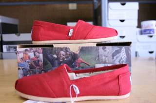 TOMS WOMENS CLASSIC CANVAS RED  