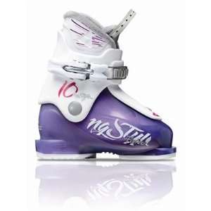  Fischer Soma Girlie 10 Ski Boots Youth 2012   16.5 Sports 