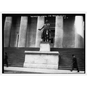   Washington statue before Sub Treasury,New York City