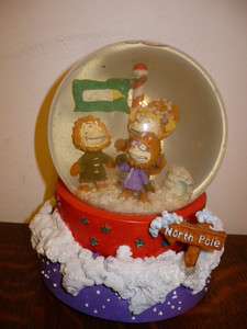    NORTH POLE MUSICAL SNOW GLOBE SNOW DOME LET IT SNOW  