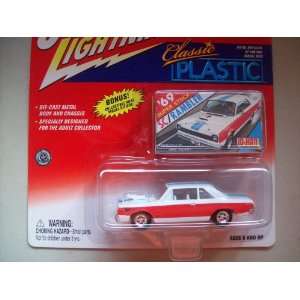    Johnny Lightning Classic Plastic 69 AMC SC/Rambler: Toys & Games