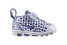   . Calzature Nike per bambine e ragazze. Sandali e scarpe sportive