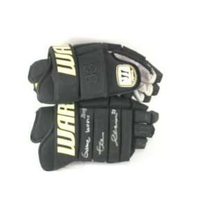 Zdeno Chara Boston Bruins signed game worn gloves 2   Autographed NHL 