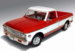   61 COLLECTIBLES 118 SCALE RED & WHITE 1972 CHEVROLET CHEYENNE TRUCK