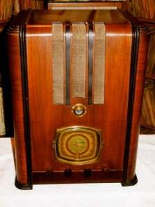  Tombstone Radio 1938 Model 628 Beautiful Art Deco Working  