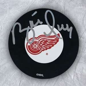 Brett Hull Detroit Red Wings Autographed/Hand Signed Hockey Puck 