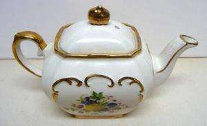 SADLER SMALL TEAPOT HAND PAINTED W/GOLD ACCENTS FRUIT PATTERN VINTAGE 