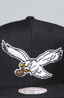 Mitchell & Ness The Philadelphia Eagles Logo Snapback Hat in Black 