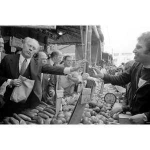  1976 President Gerald Ford at a farmers market in 