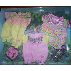    Cabbage Patch Kids Newborns Girls Layette Gift Set: Toys & Games