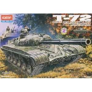    13006 1/48 T 72 Russian Army Main Battle Tank Toys & Games